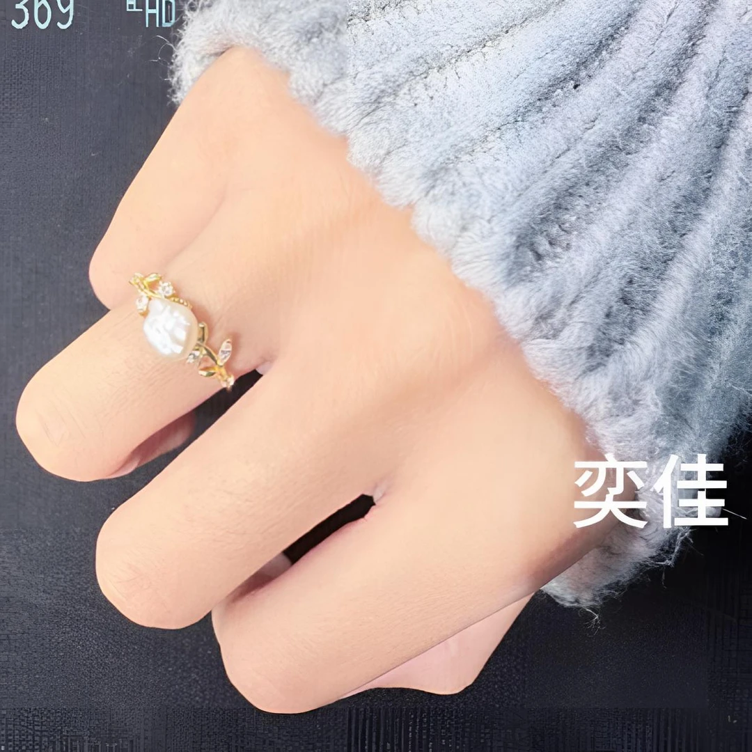 925银戒指 银镀金四叶草戒指女款轻奢细腻光泽婚礼纪念指环