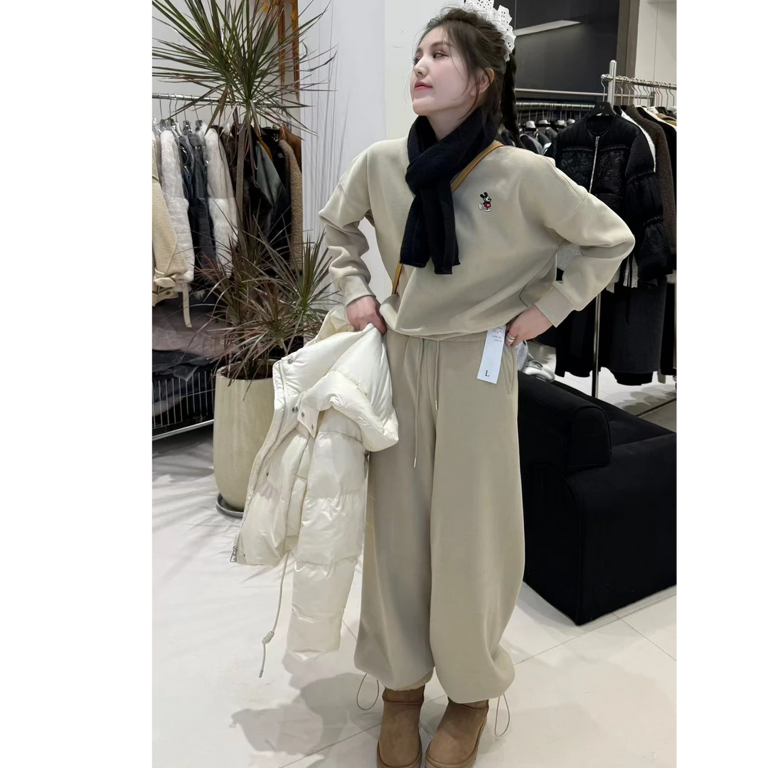 王美丽本丽-no退no换  68895米奇围巾卫衣套装