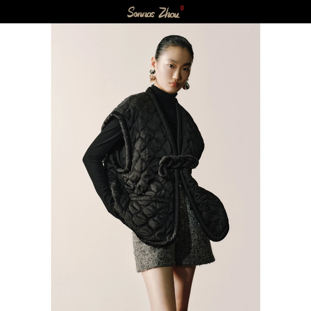 sennoszhou几何绗棉提花马甲 C412021