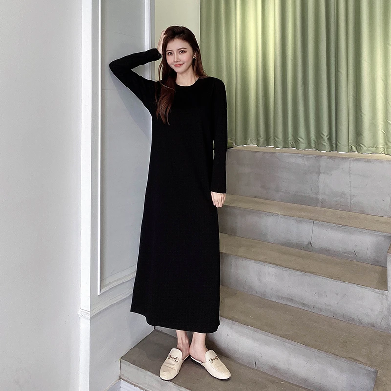 2025春秋新款赫本风高级感黑色长袖连衣裙小众设计感宽松显瘦长裙