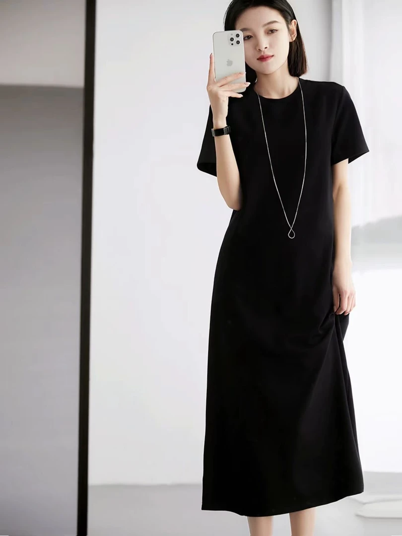 夏日绝美连衣裙飒柔兼备简约中长款气质休闲圆领短袖黑色T恤裙子