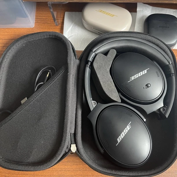 9新 BOSE QC45头戴式耳机(华软数码)