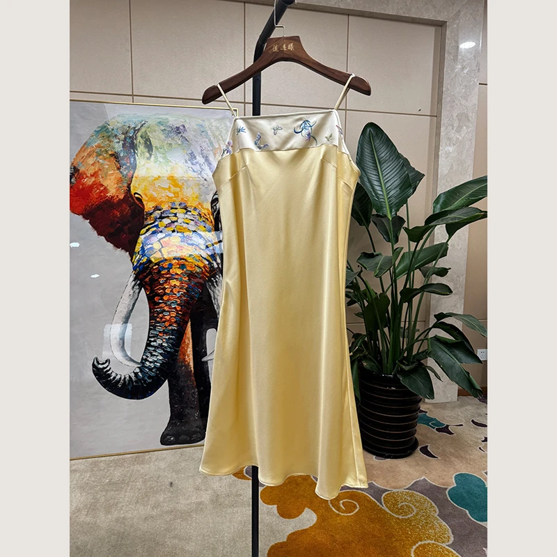 重缎女式中国风吊带连衣裙莲遇曦时装3c400W