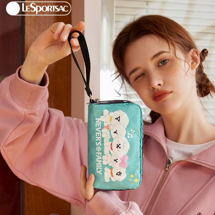 [龙年穿搭]乐播诗奈娃家族卡通清L207新手拿狗狗可爱化妆包-Z