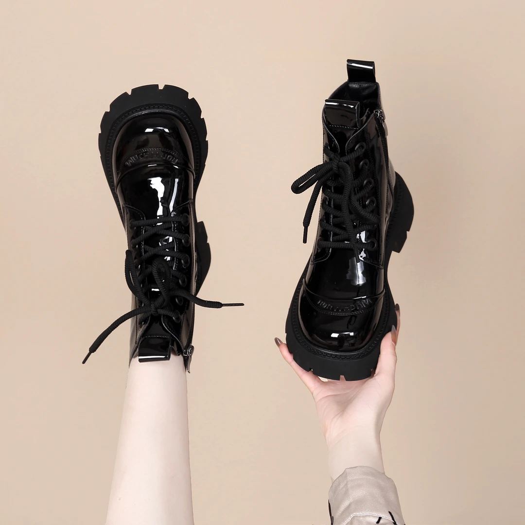 马丁靴女2024秋冬新款复古英伦风厚底显瘦小个子上班族百搭短靴