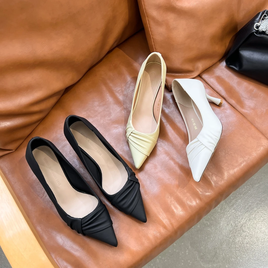 2817（福利～) 时尚褶皱匠心工艺气质时尚经典尖头细跟单鞋