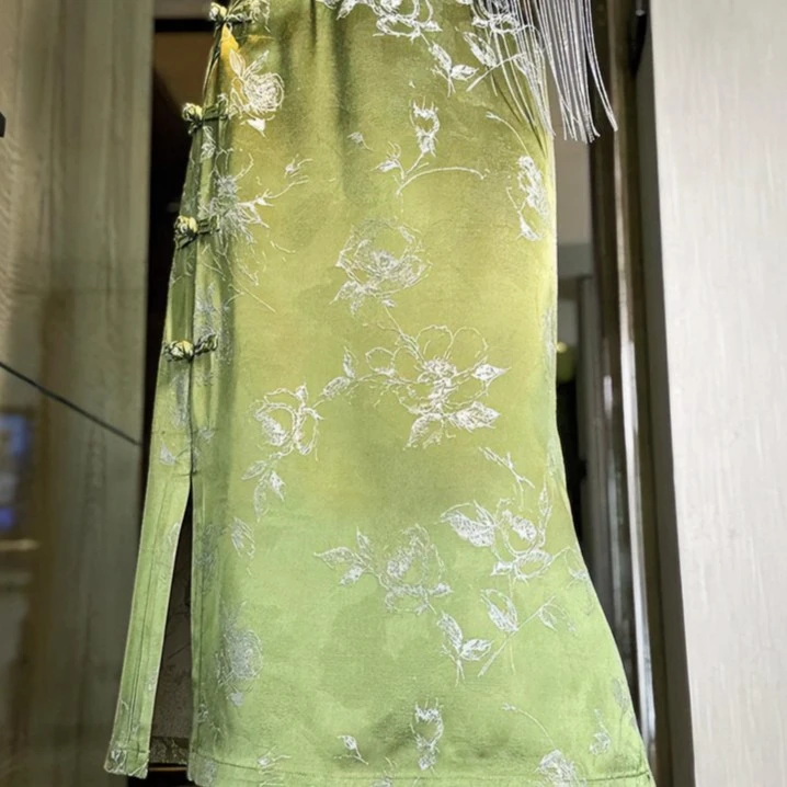 绿色复古半身裙女2023夏季高腰显瘦包臀盘扣开衩休闲中腰气质裙子