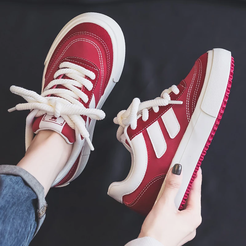 春秋款2024女板鞋小众新款设计感透气小白鞋休闲女韩版百搭帆布鞋