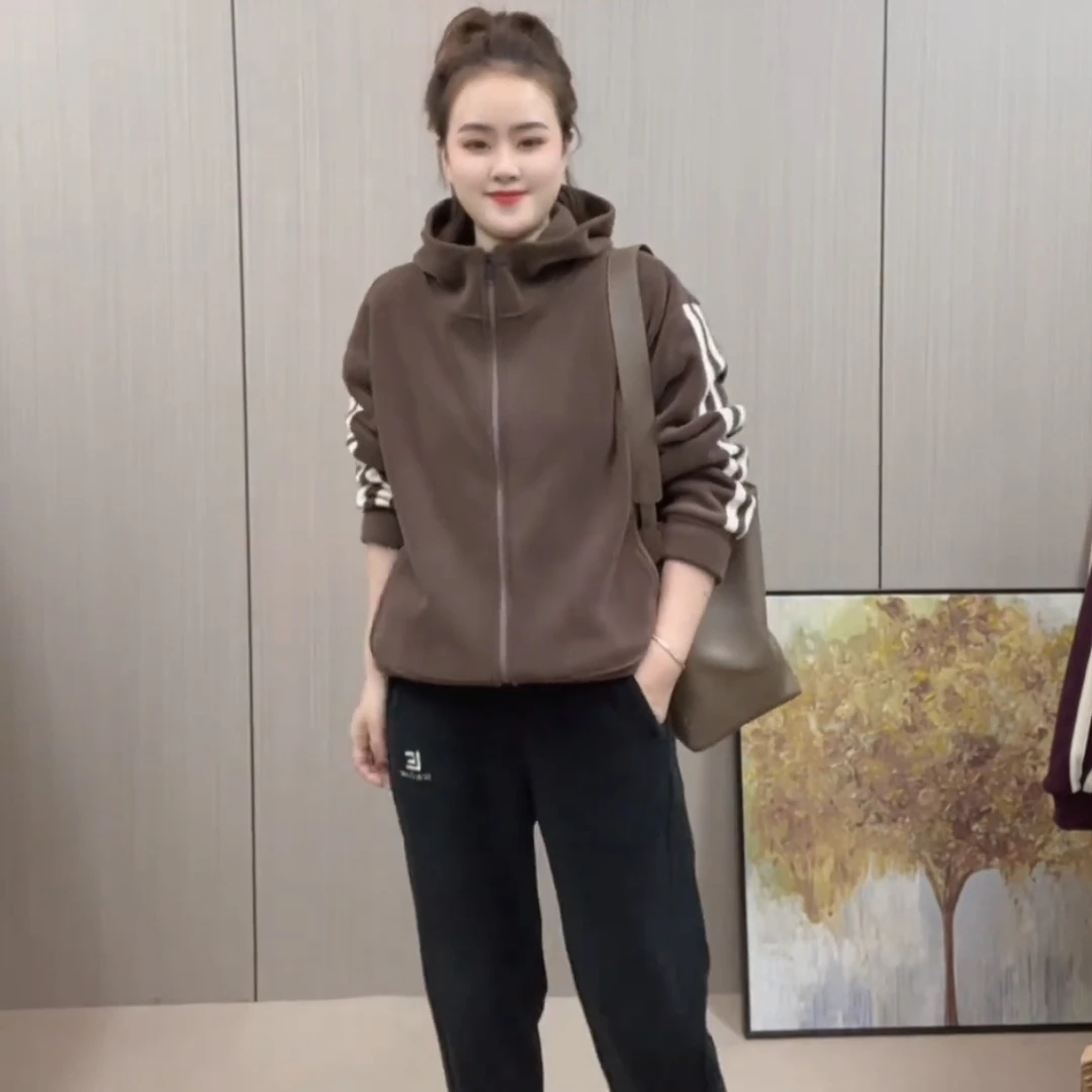 【沐沐】秋冬加绒加厚时尚百搭宽松休闲运动拼条双面澳粒绒连帽外套