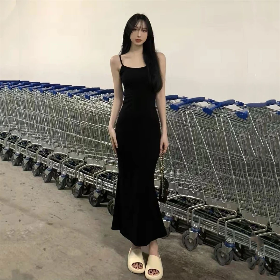 黑色吊带裙后妈裙长款高级甜辣纯欲风连衣裙女夏名媛包臀小黑裙