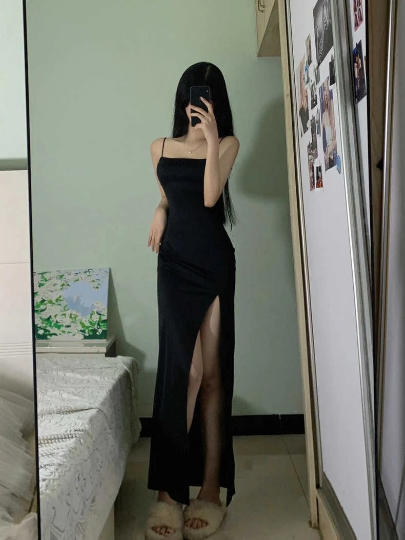 修身开叉吊带垂感连衣裙子女夏季2023年新款法式浪漫黑色内搭长裙