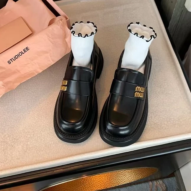 TY轻奢m超轻厚底学院风懒人一脚蹬金属扣乐福鞋女厚底小乐福鞋女