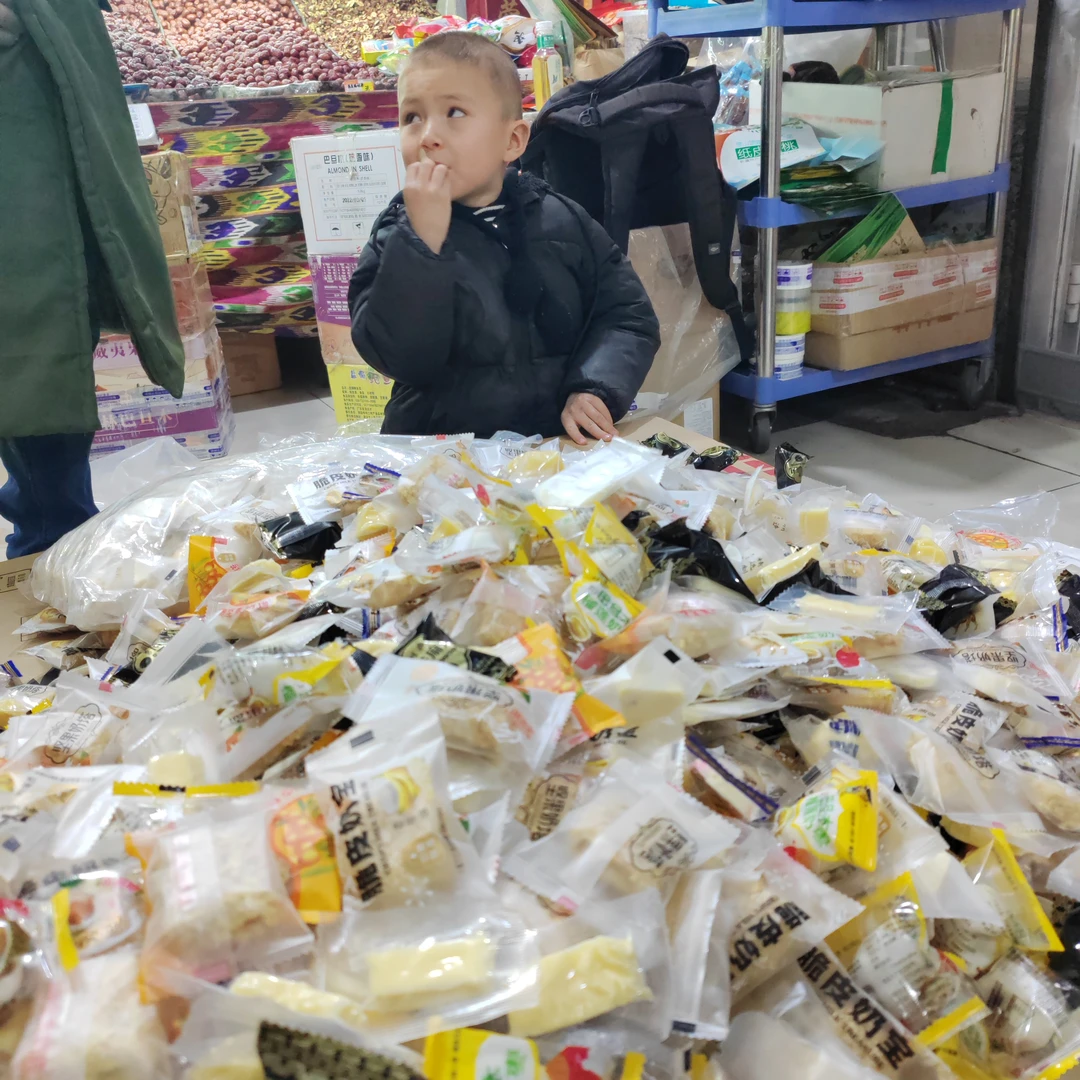 新疆多品种多口味零食辅食混合装奶制品饼干类
