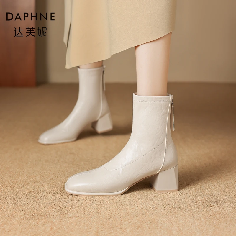 Daphne/达芙妮时尚短靴女2024年秋季新款高跟瘦瘦靴后拉链时装靴
