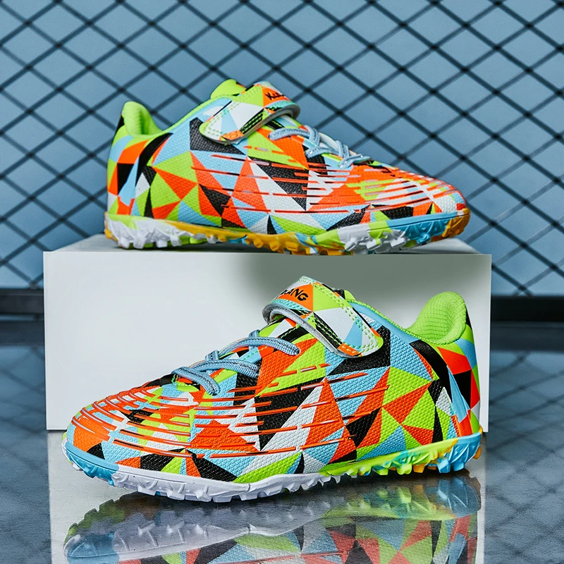 儿童魔术扣低帮足球鞋TF碎钉男女中小学生人造草地比赛训练鞋