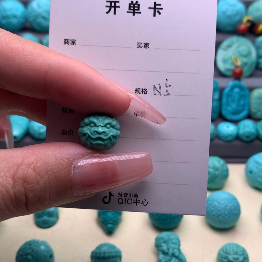 【闪购商品】绿松石颈饰未镶嵌玉**?