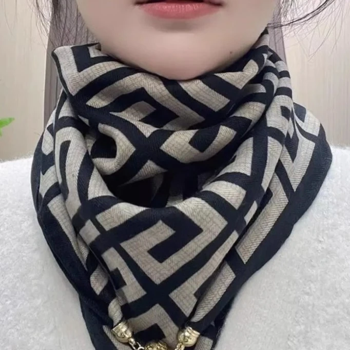 小金球磁吸扣围巾秋冬新款女时尚百搭保暖三角巾双面双花护颈围脖
