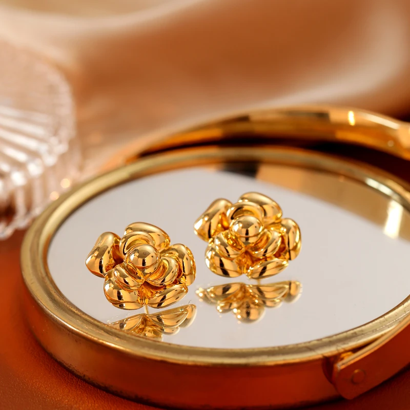 铜合金耳饰 时尚百搭复古女小众经典山茶玫瑰花耳钉轻奢气质S494
