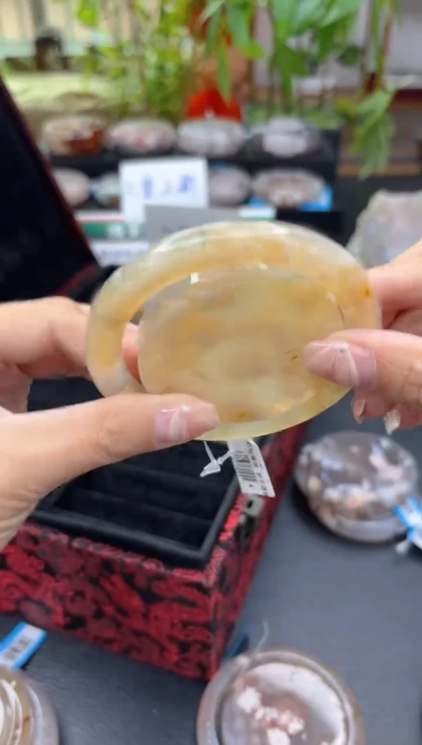 【闪购商品】石英质玉手镯未镶嵌A299(61圈赠送镯心)