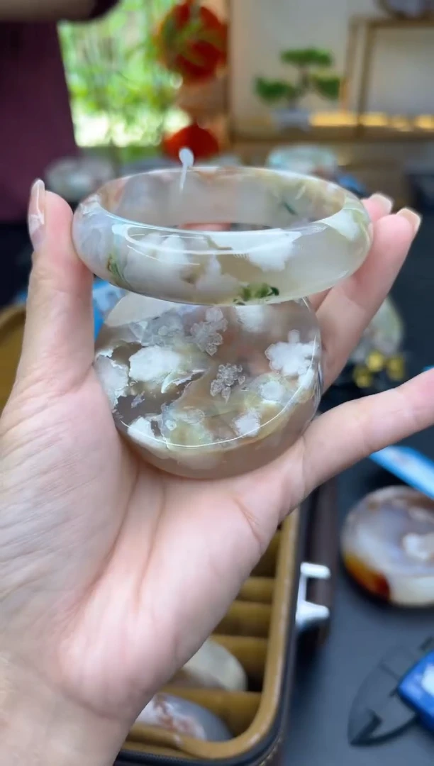 【闪购商品】石英质玉手镯未镶嵌A198(61圈赠送镯心)