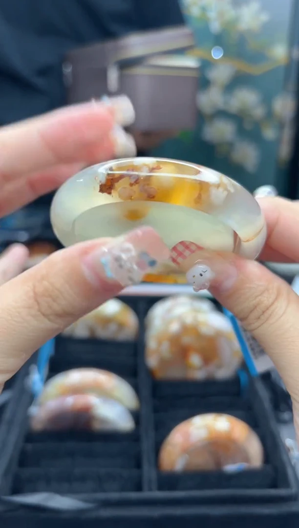 【闪购商品】石英质玉手镯未镶嵌360(54圈赠送镯心)