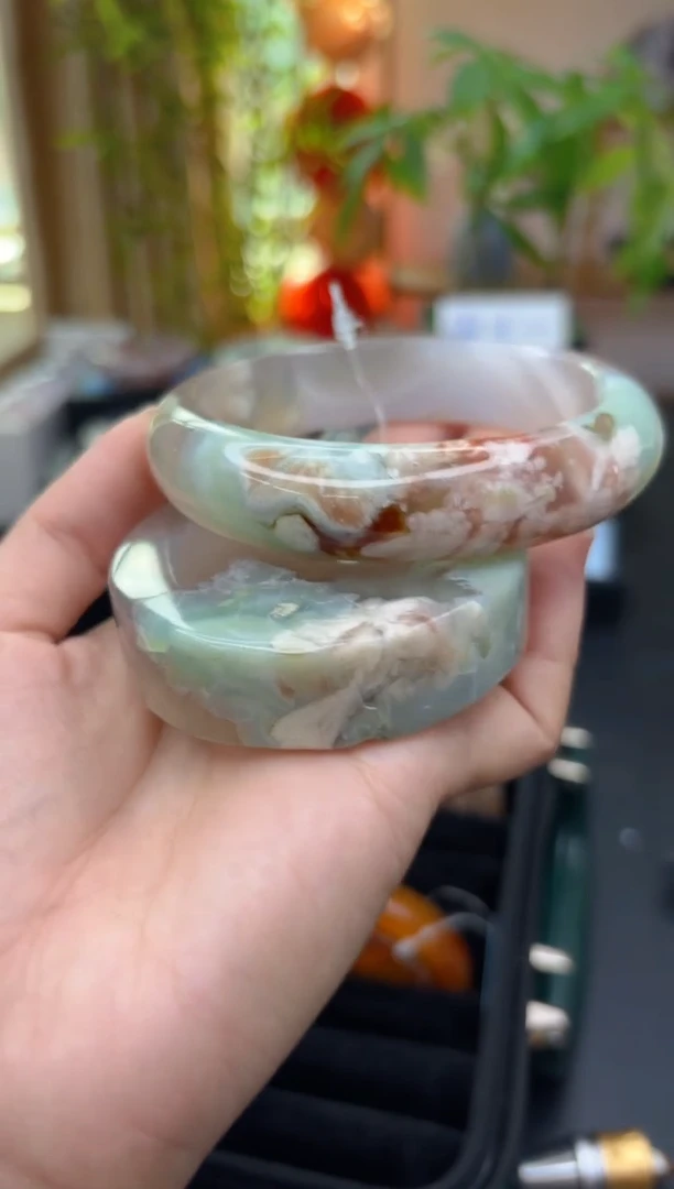 【闪购商品】石英质玉手镯未镶嵌A185(64圈赠送镯心)