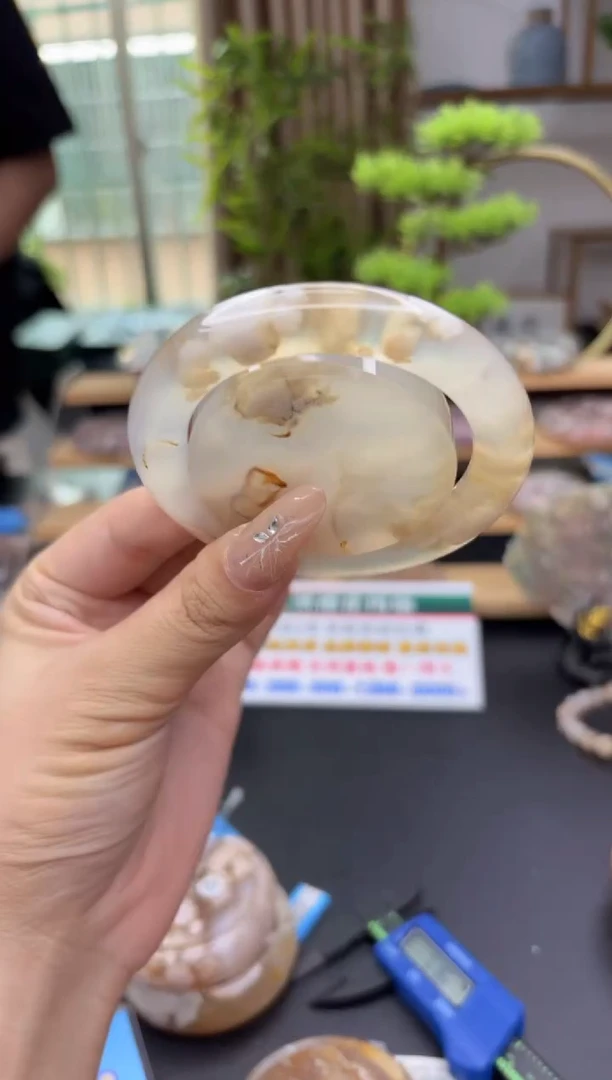 【闪购商品】石英质玉手镯未镶嵌A381(53圈赠送镯心)