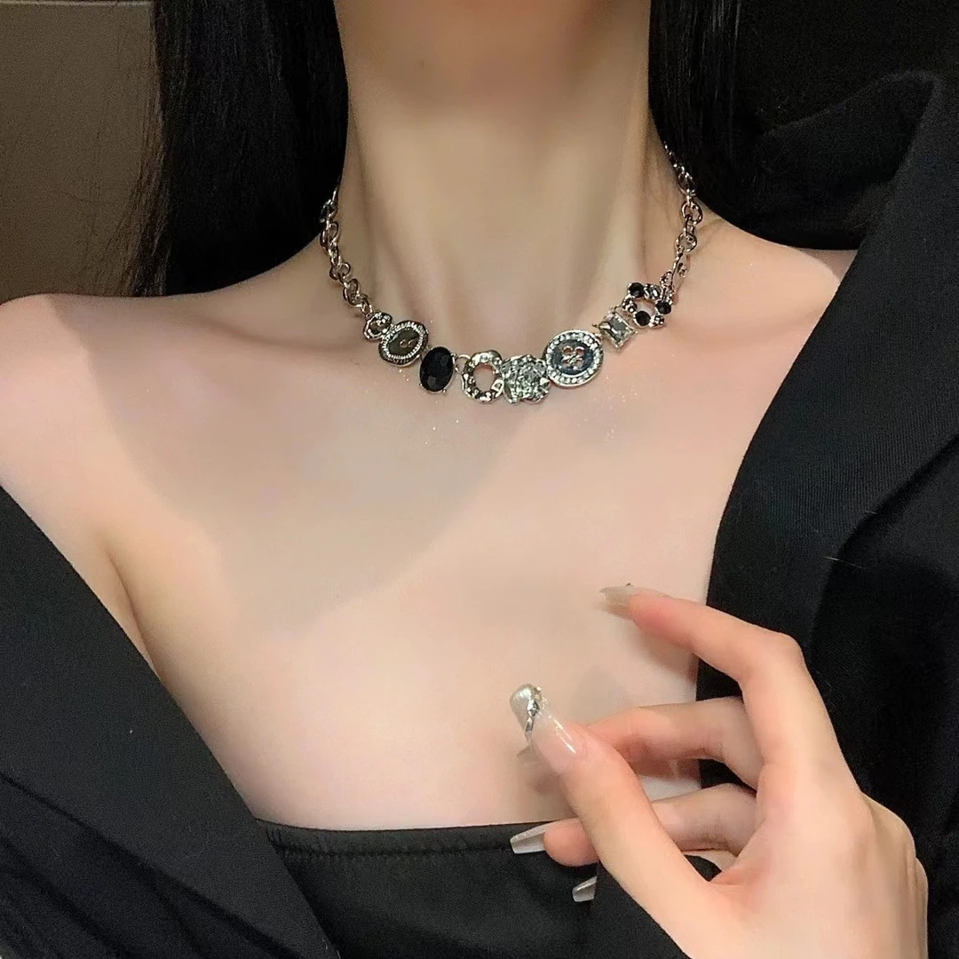 合金项链 甜酷风纽扣项链复古小众设计高级感精致锁骨链轻奢颈链