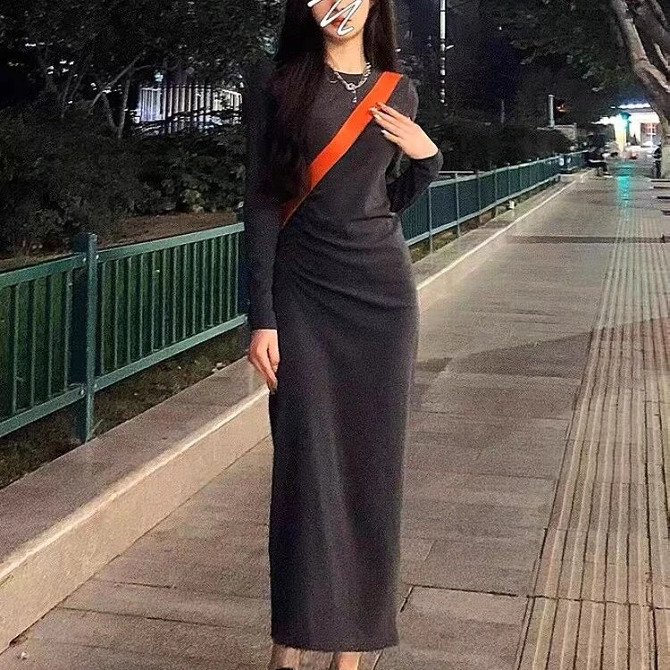 针织连衣裙女秋冬季长裙抽褶包臀裙长袖修身遮肉加厚秋装打底搭配