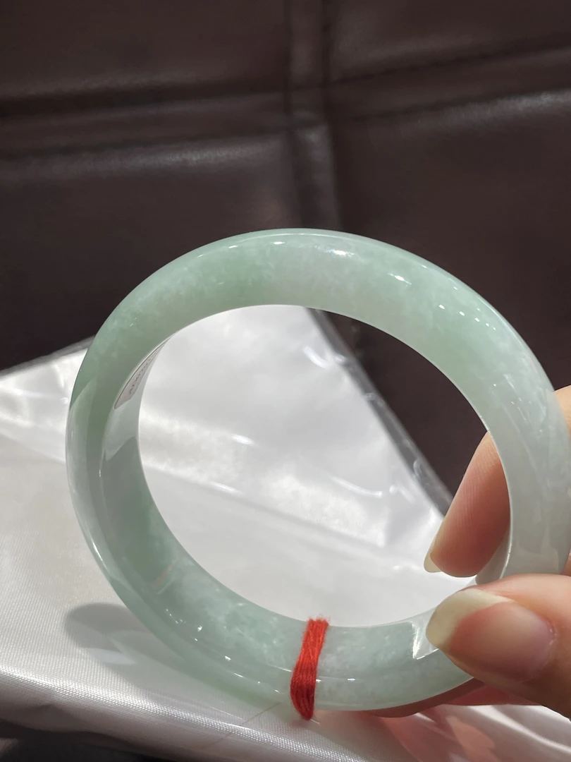 缅甸a货翡翠手镯轮胎甜绿59圈