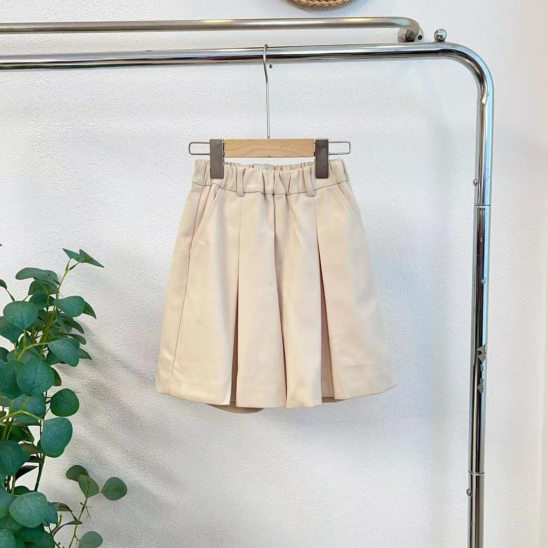 6176屴奶油白短裤