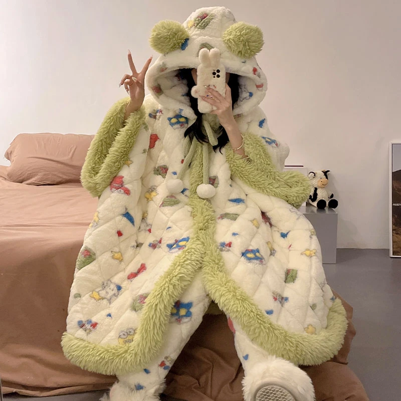 斗篷睡袍女三层夹棉秋冬季加厚加绒珊瑚绒睡衣冬天保暖卡通家居服