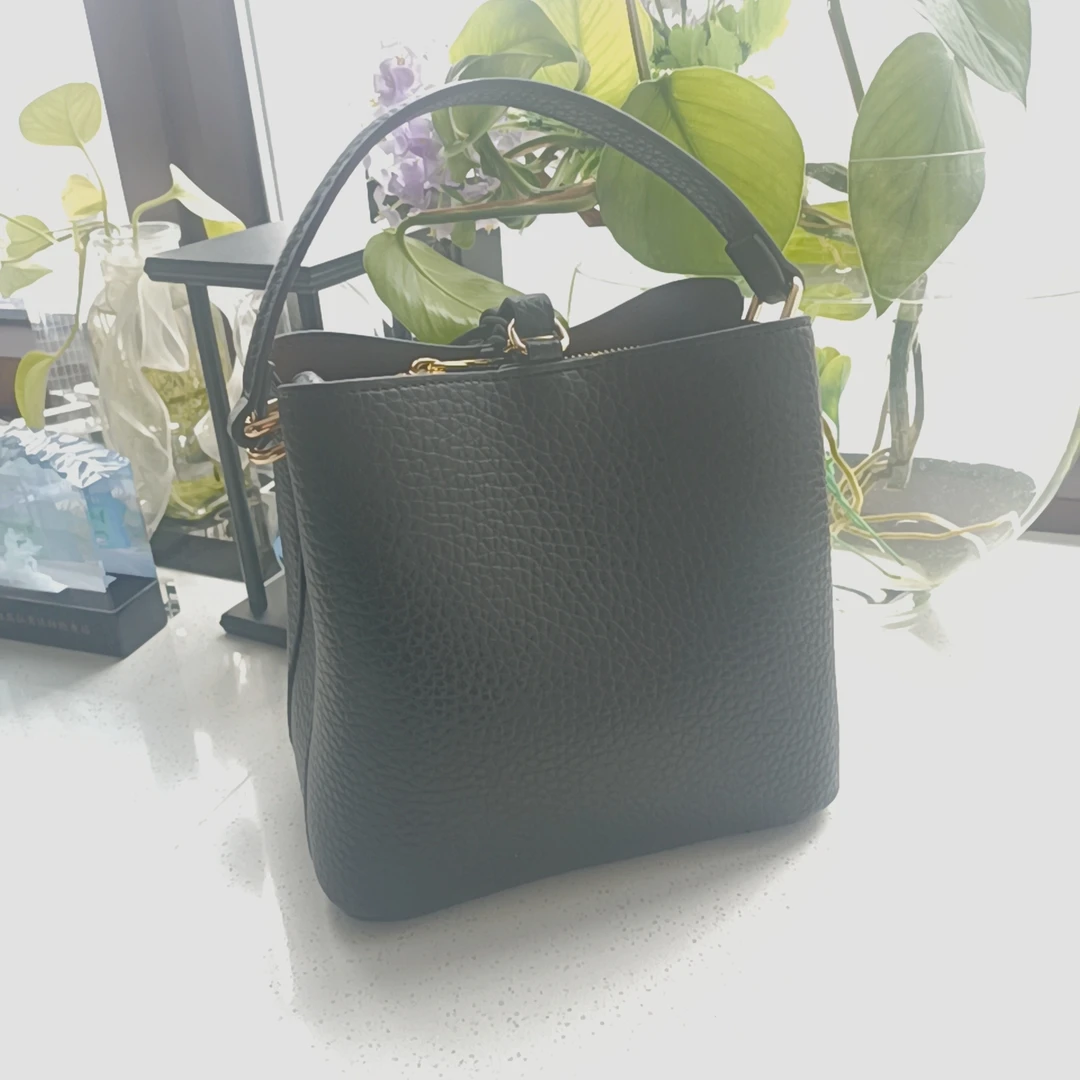 女包轻奢时尚百搭女士黑色休闲小众简约经典纯色单肩荔枝纹斜挎包