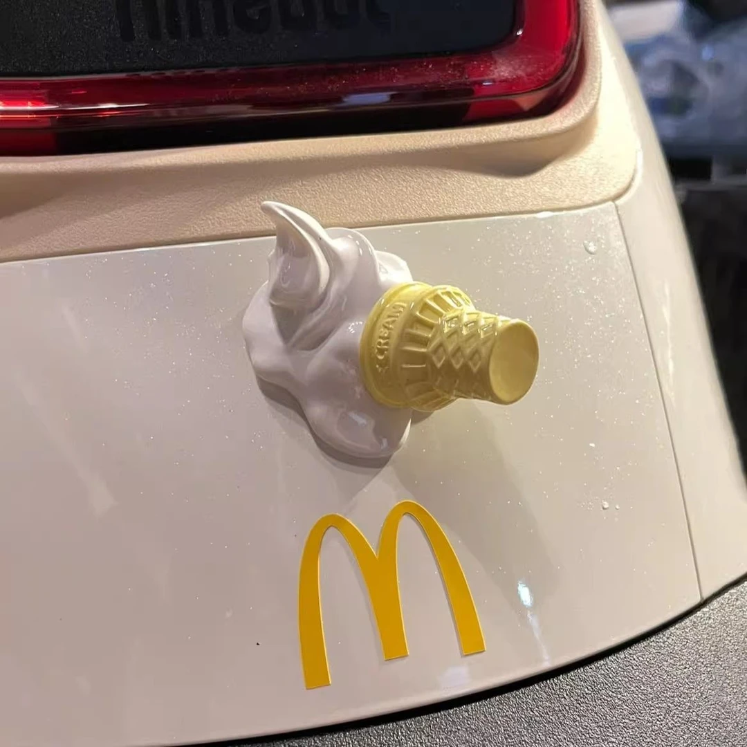 掉落的冰淇淋M记甜筒原味雪糕汽车摩托车创意搞笑摆件车身装饰品