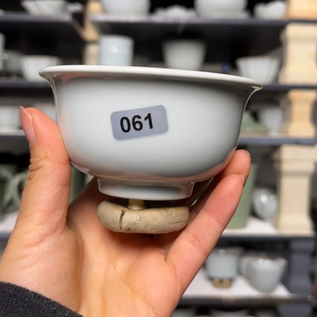 【闪购商品】瓷杯压手61微瑕