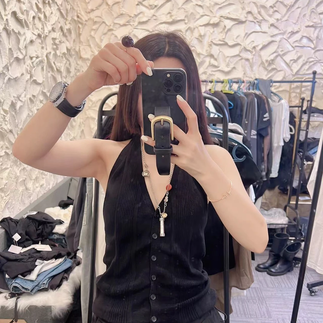 挂脖黑色针织背心