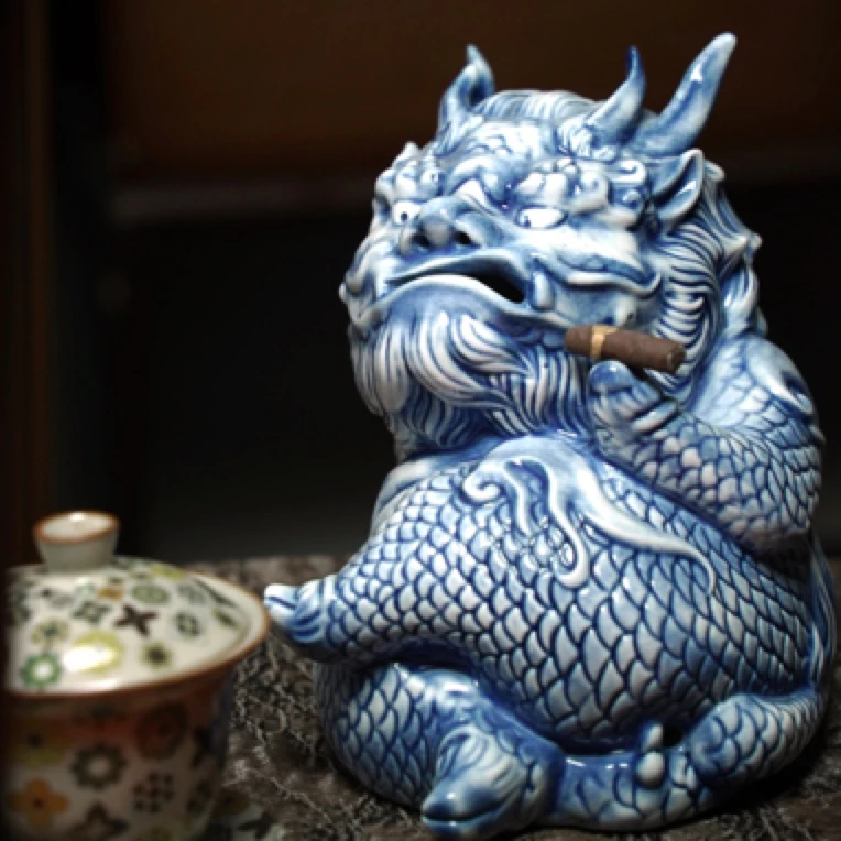 中式陶瓷麒麟招财茶宠摆件冒烟香炉茶桌生日礼物可爱鬼迷日眼