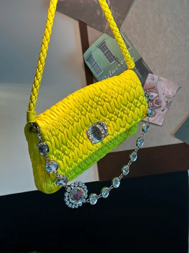 95新 MIU MIU/缪缪 牙牙 很新 荧光黄宝石包小号 带盒