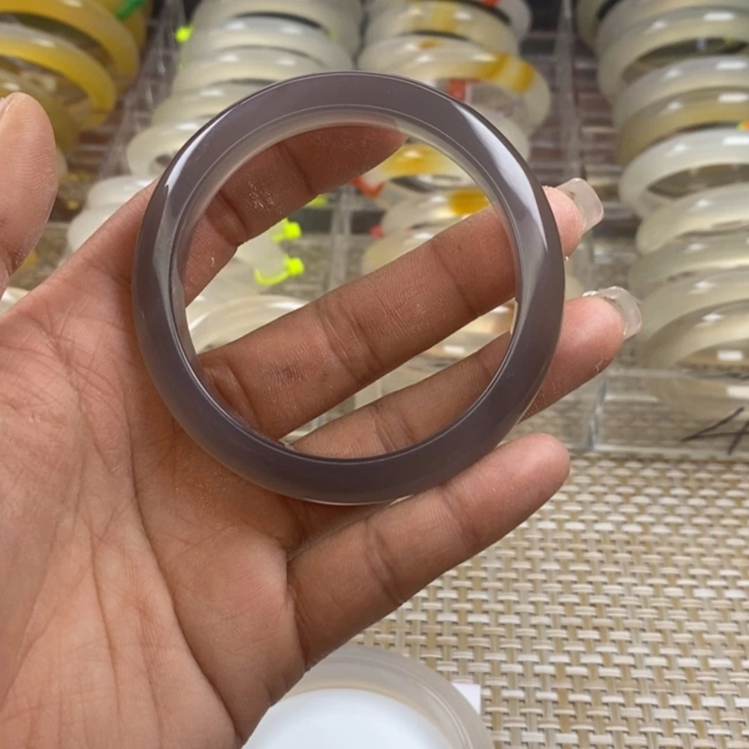 【闪购商品】玛瑙/玉髓手镯未镶嵌晚****里