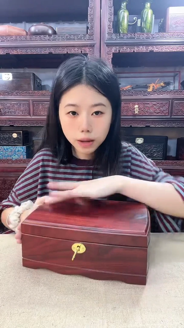 【闪购商品】紫檀木类端景台素面首饰盒