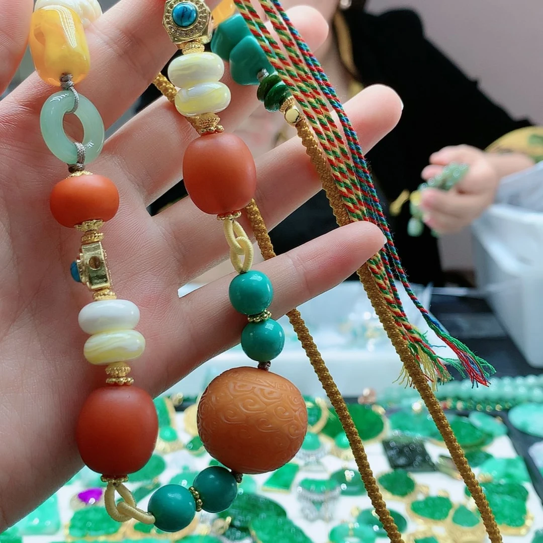 【闪购商品】琥珀颈饰未镶嵌
