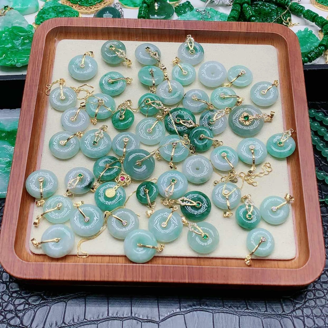 【闪购商品】翡翠颈饰未镶嵌