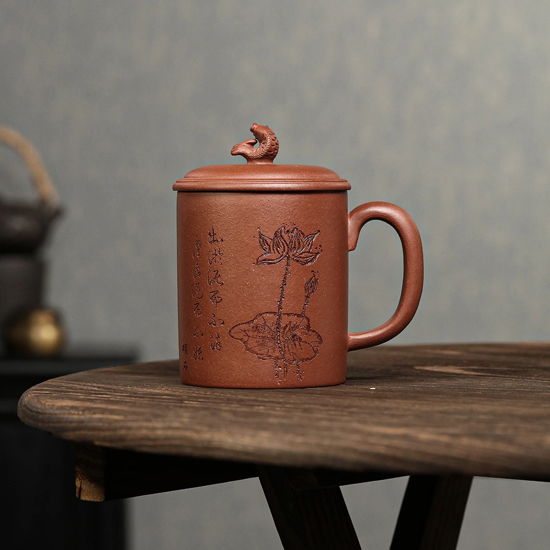 出淤泥而不染宝山矿红降坡紫砂盖杯