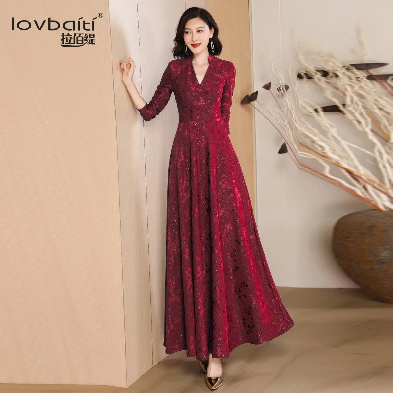 酒红色连衣裙女2025今年流行春秋气质显瘦长过膝到脚踝长裙640