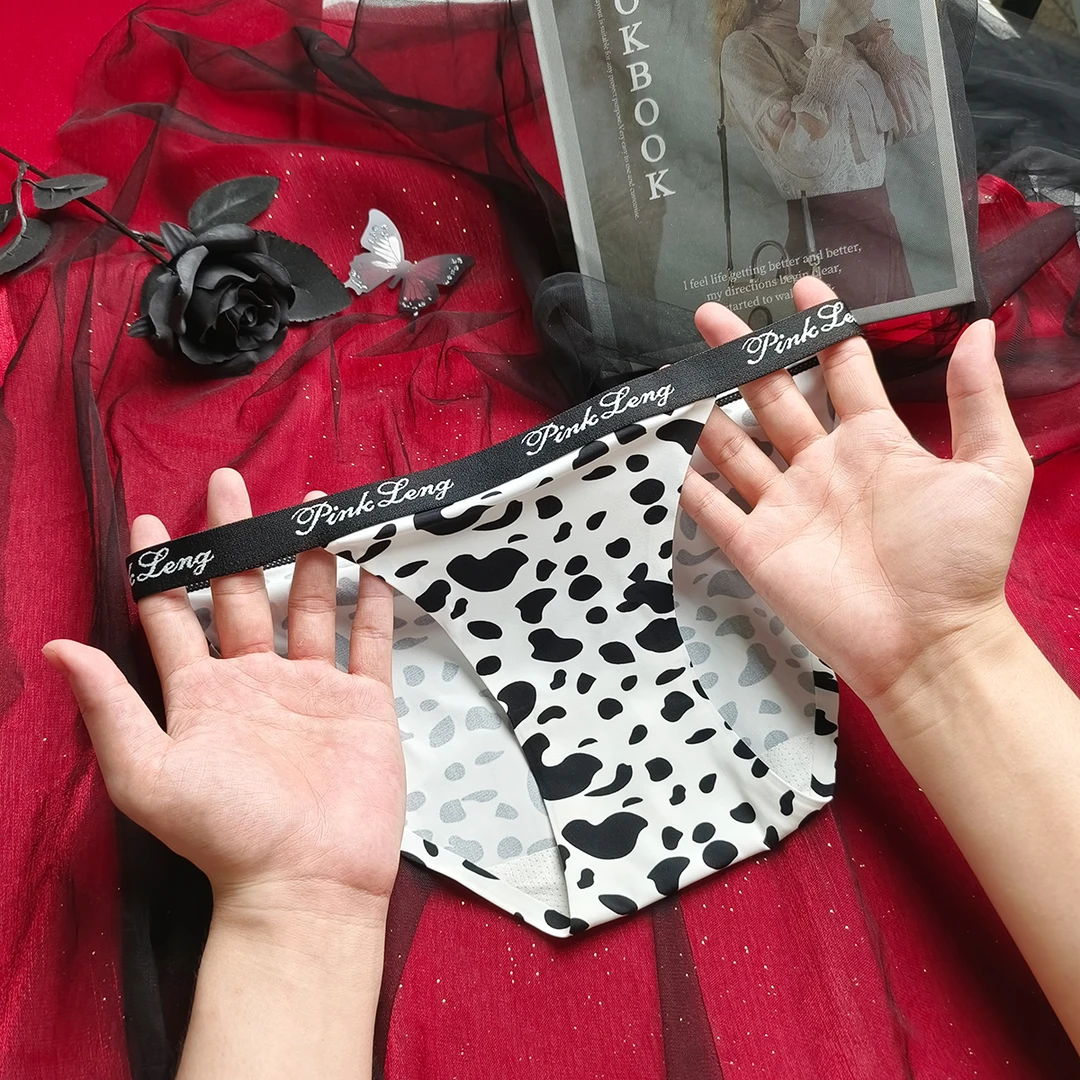 火辣印花细带镂空内裤女舒适性感全无痕裸感棉档冰丝丝滑三角裤头