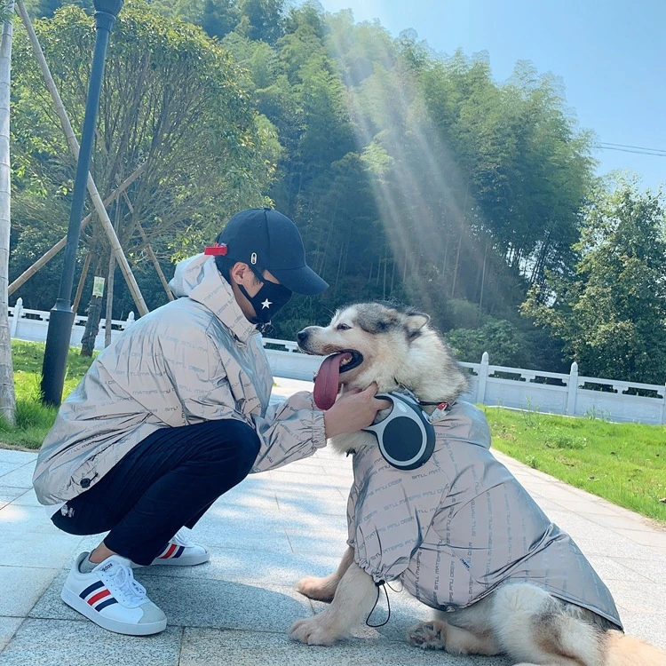 网红宠物同款潮牌服装大型犬狗狗主人亲子装猫咪反光衣服金毛秋冬