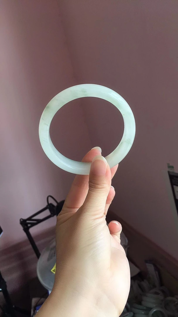 天然金丝玉手飘花镯女款女士贵妇镯