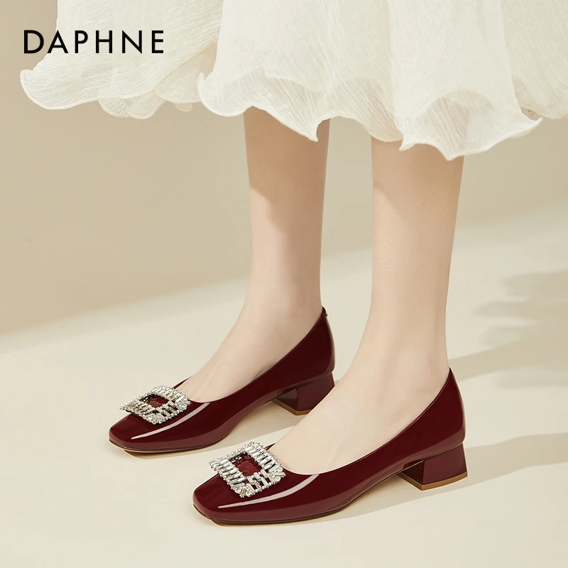 达芙妮法式方扣水钻红色高跟鞋女浅口单鞋新娘结婚鞋喜婆婆小皮鞋