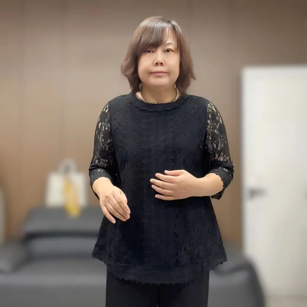 【xineba韩国鞋】蕾丝圆领镂空中袖衫2024新款女士时尚洋气舒适大码