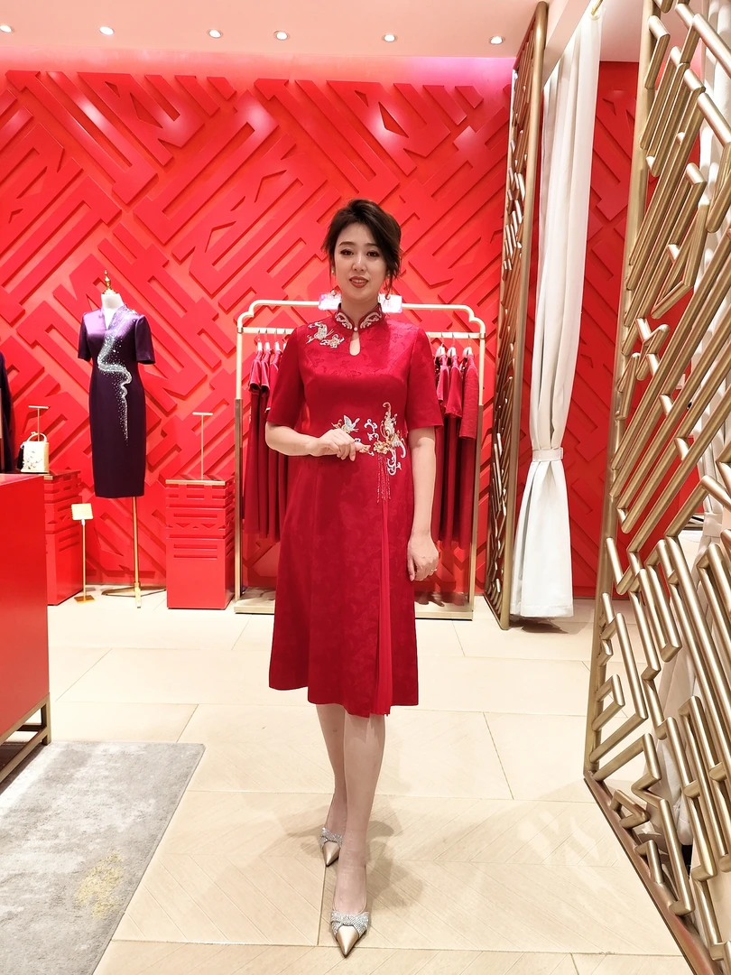 LOOLAYY～六礼17318刺绣款旗袍裙